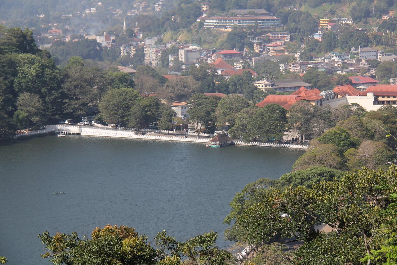 Bed and Breakfast Camarin Residencia Kandy Exterior foto