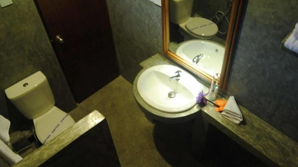 Bed and Breakfast Camarin Residencia Kandy Exterior foto