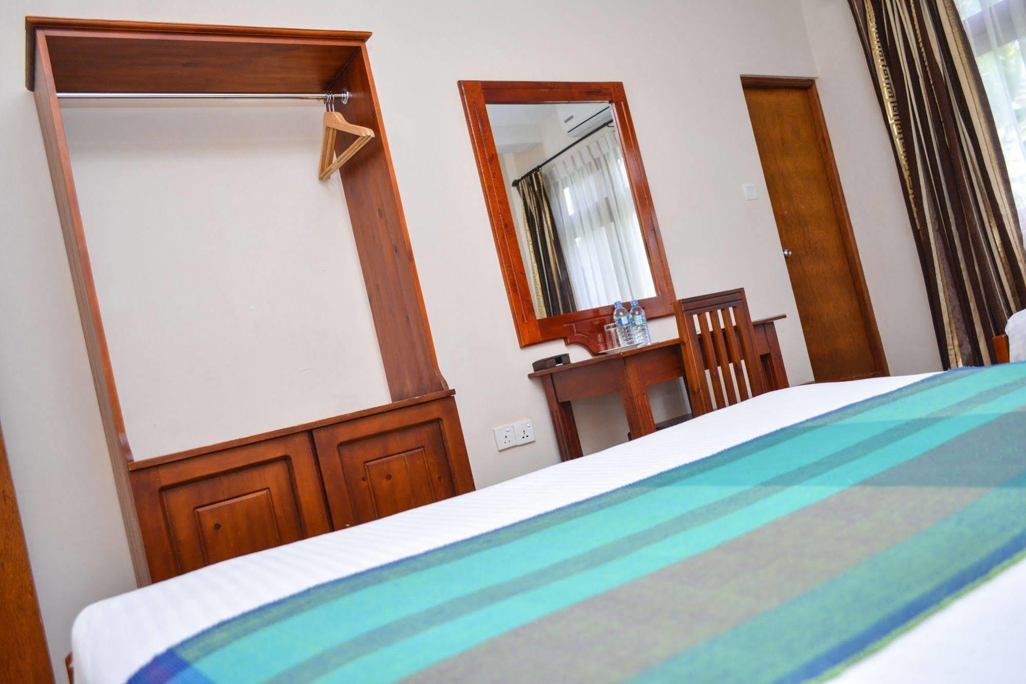 Bed and Breakfast Camarin Residencia Kandy Exterior foto
